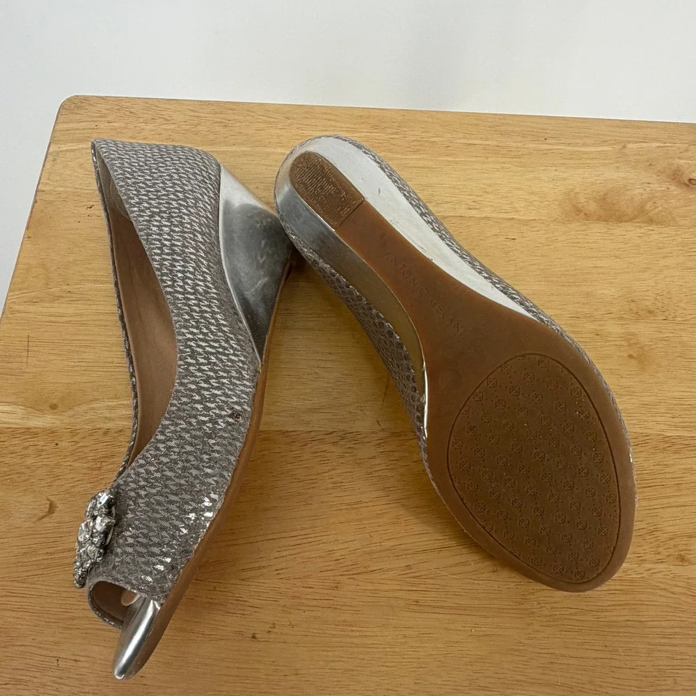 Antonio Melani Essie Wedge Women 8.5 Silver Crystal Peep Toe Snakeskin Glam Luxe